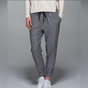 Jet Crop Joggers Heathered Slate *Luon
